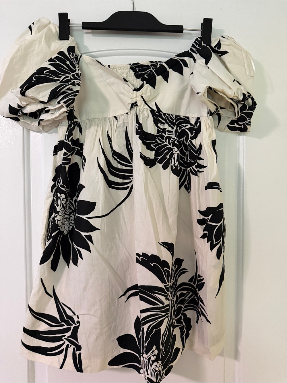 Zara Black & White Floral Puff-Sleeve Mini Dress